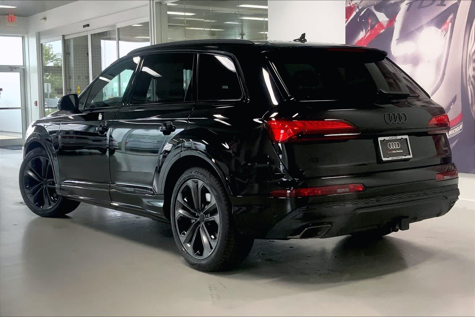 Thumbnail: 2026 Audi Q7 - 4