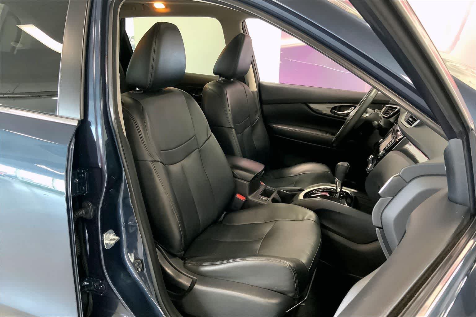 Thumbnail: 2016 Nissan Rogue - 12