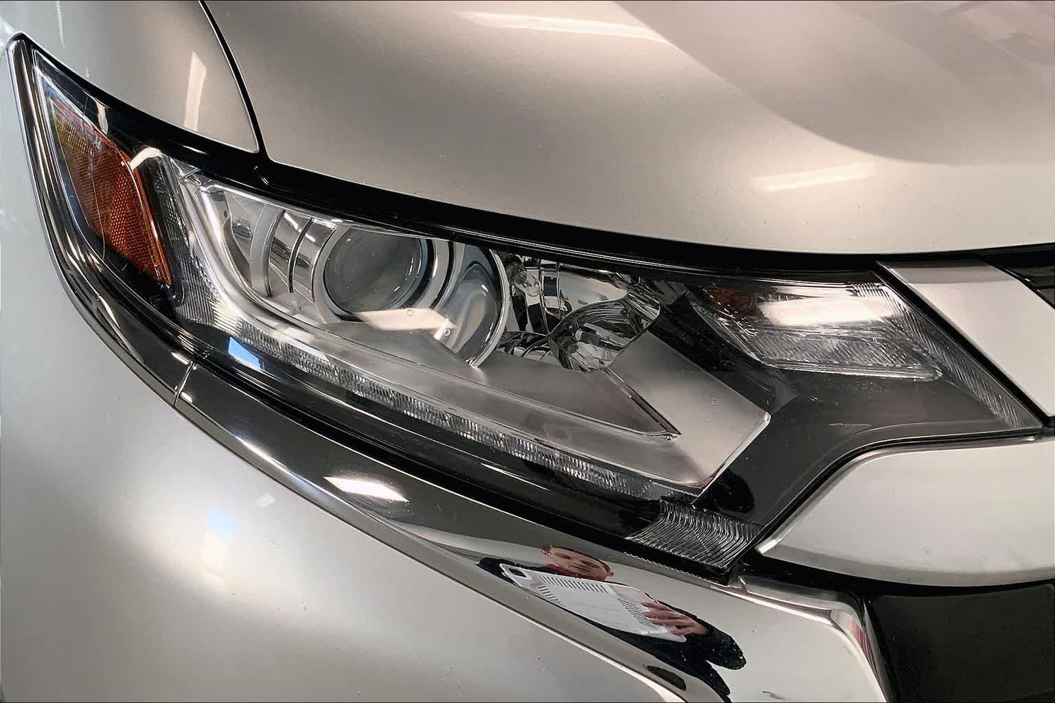 Thumbnail: 2020 Mitsubishi Outlander - 28