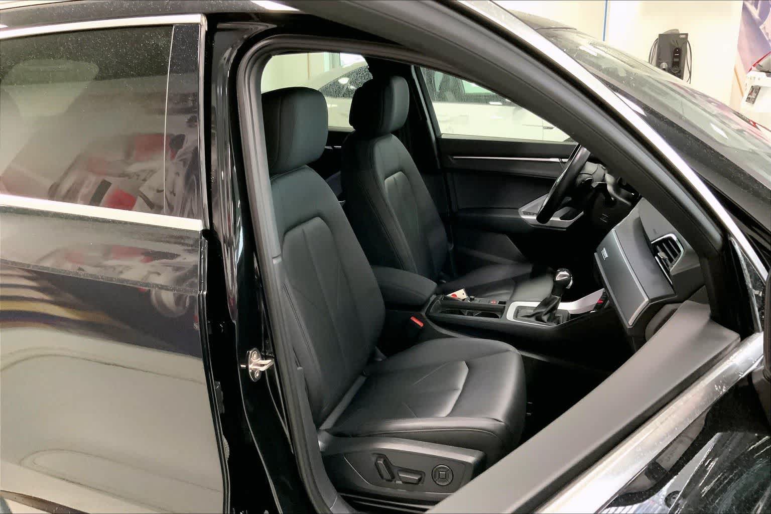 Thumbnail: 2022 Audi Q3 - 13