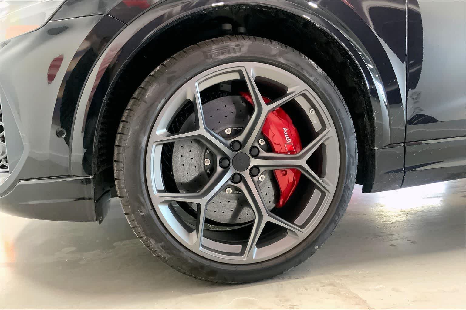 Thumbnail: 2026 Audi RS Q8 - 8