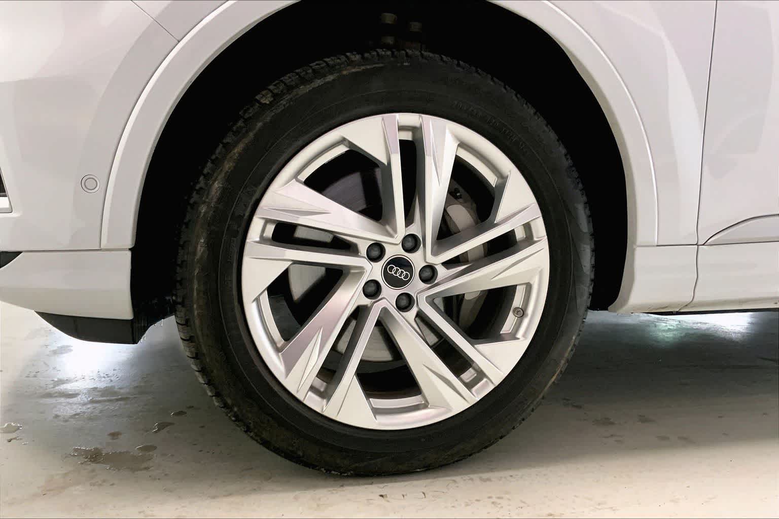 Thumbnail: 2023 Audi Q7 - 8