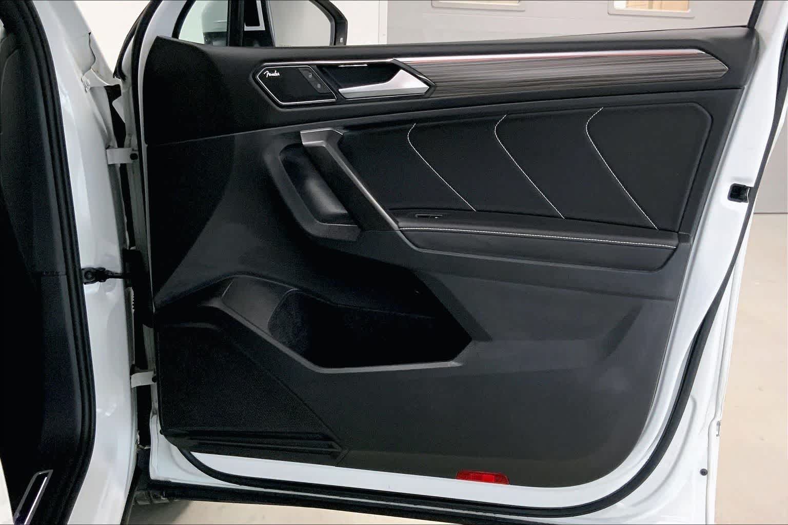 Thumbnail: 2022 Volkswagen Tiguan - 25