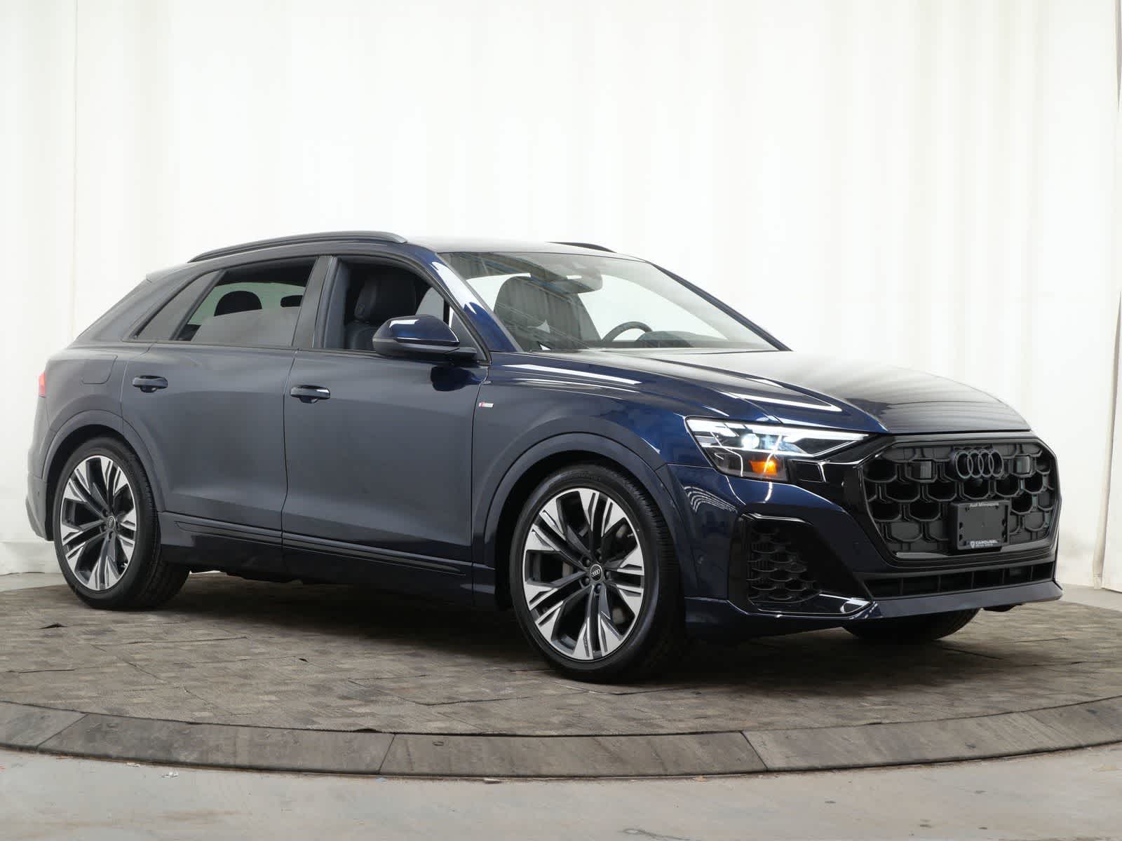 Thumbnail: 2026 Audi Q8 - 8