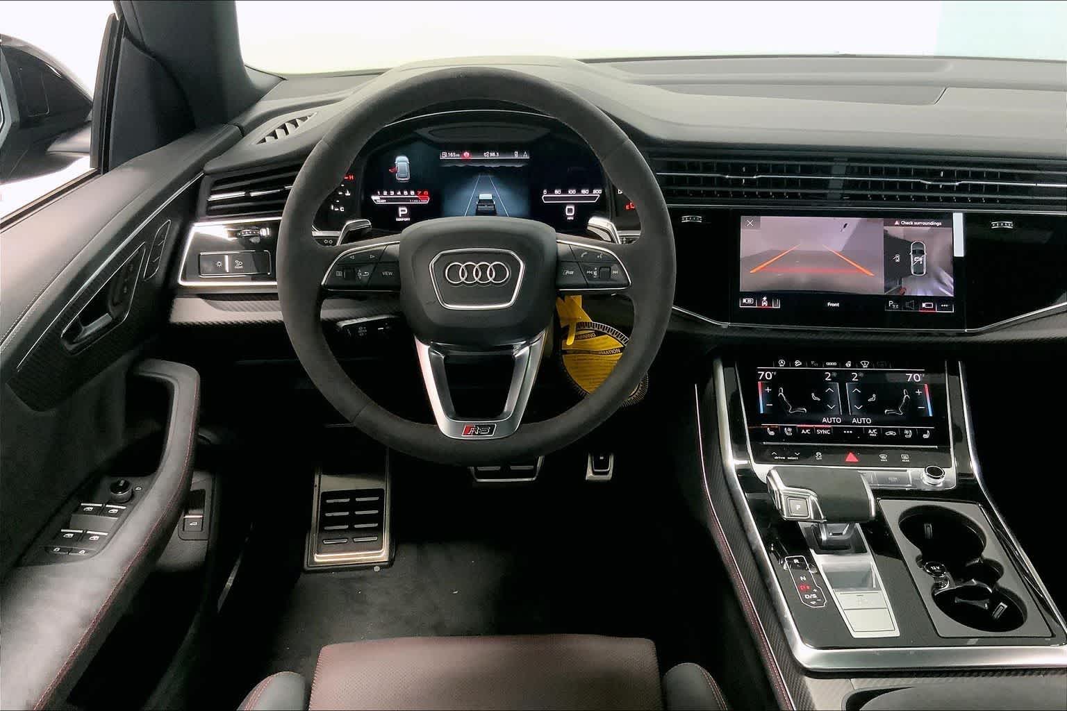 Thumbnail: 2026 Audi RS Q8 - 15