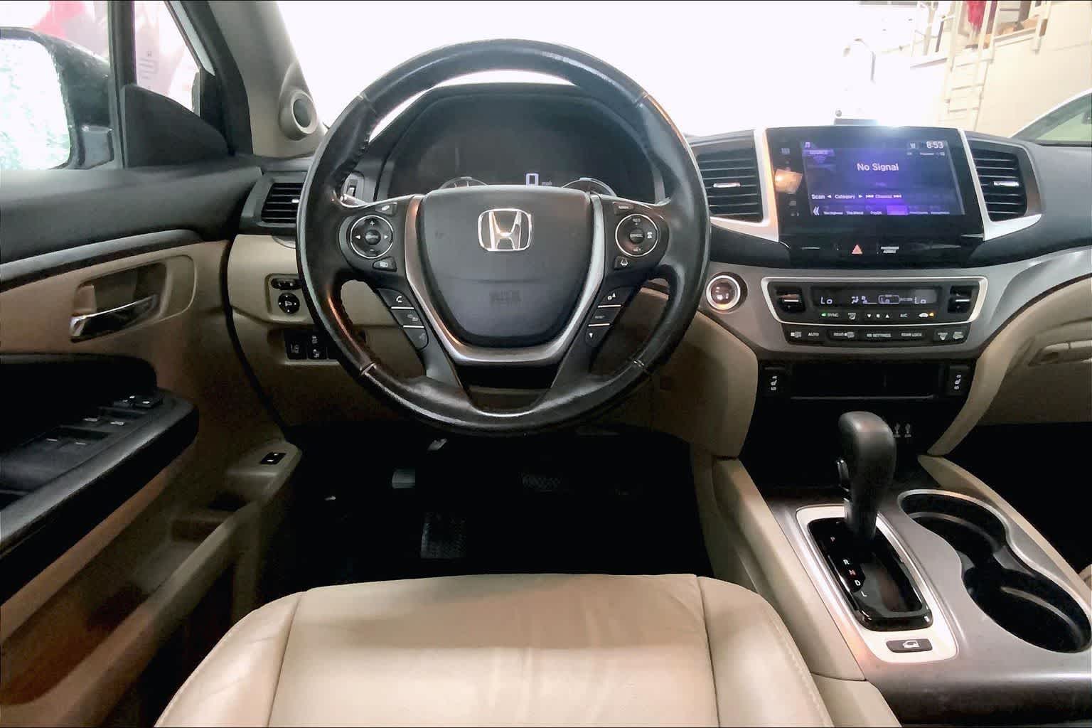 Thumbnail: 2016 Honda Pilot - 12