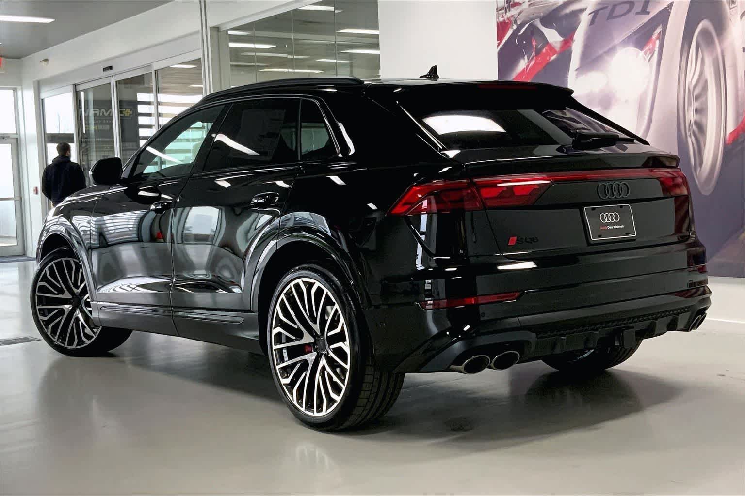 Thumbnail: 2026 Audi SQ8 - 4