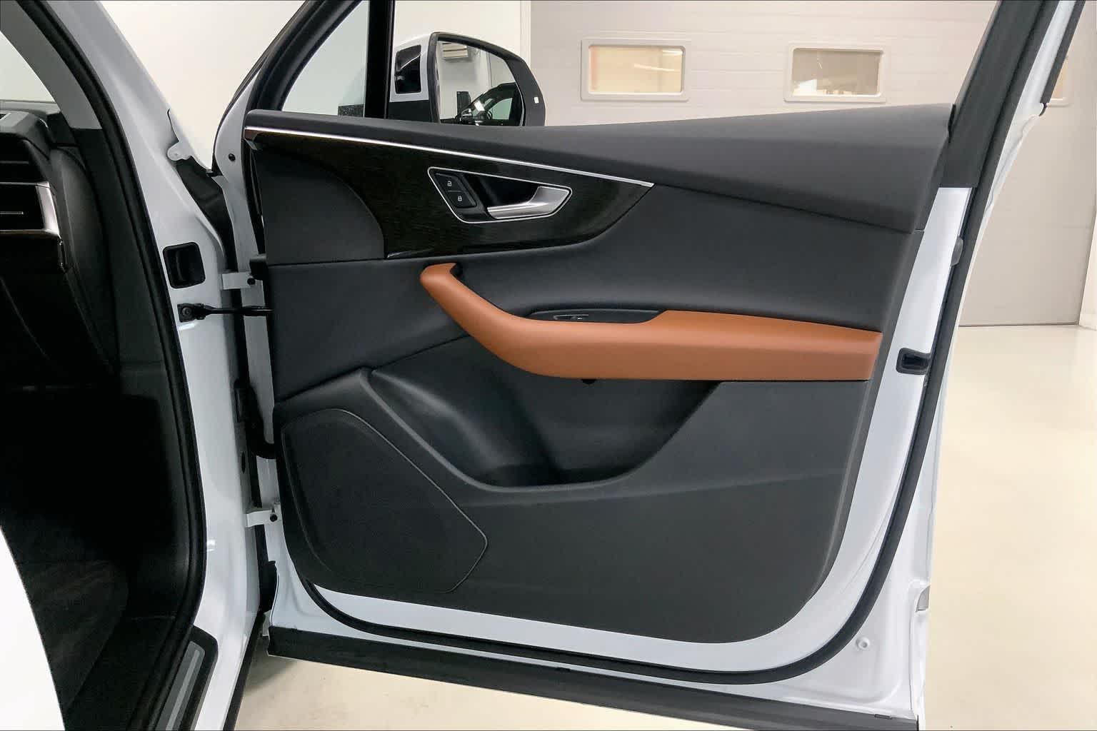 Thumbnail: 2022 Audi Q7 - 25