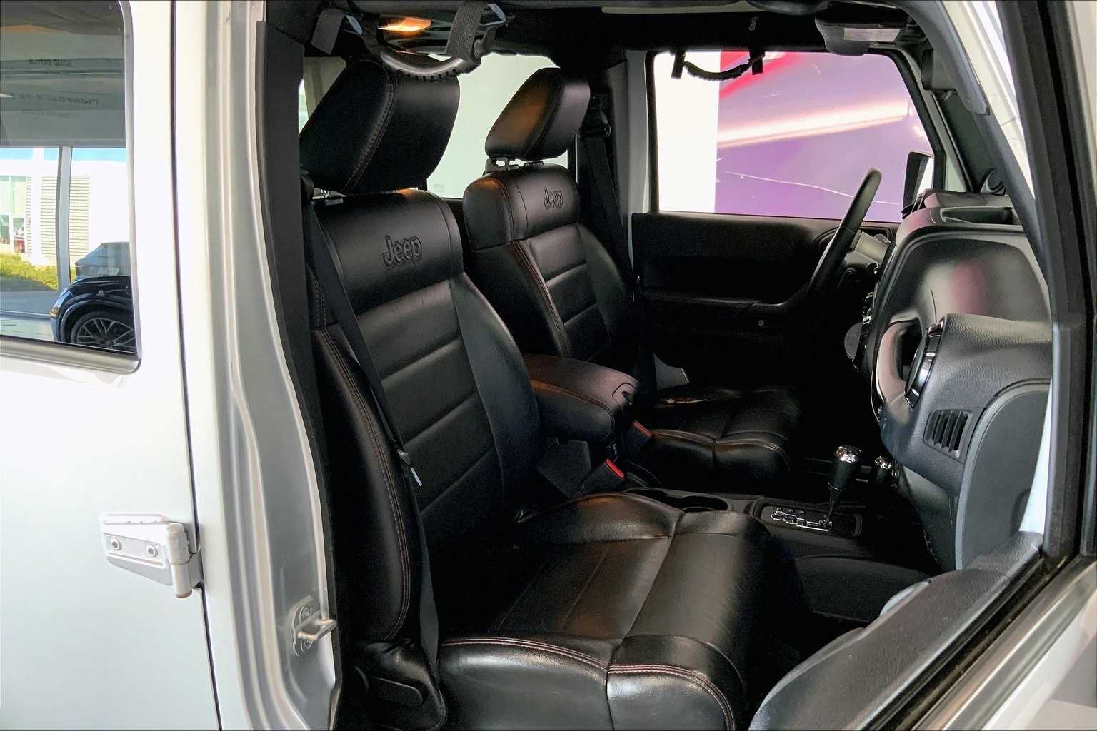 Thumbnail: 2012 Jeep Wrangler - 12