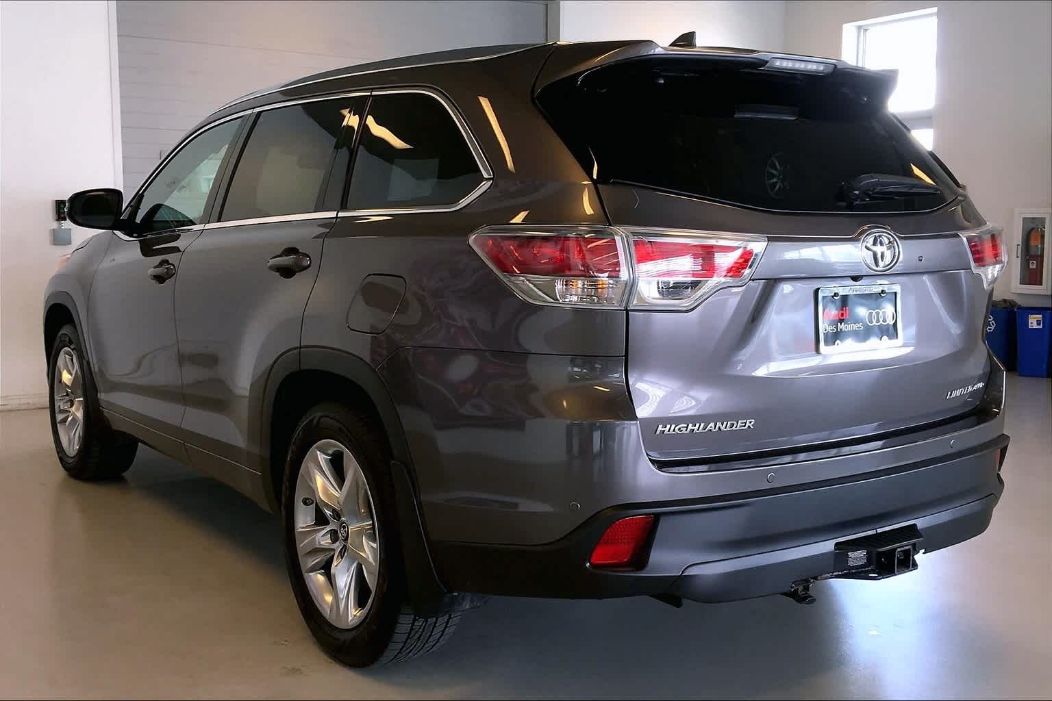 Thumbnail: 2016 Toyota Highlander - 10