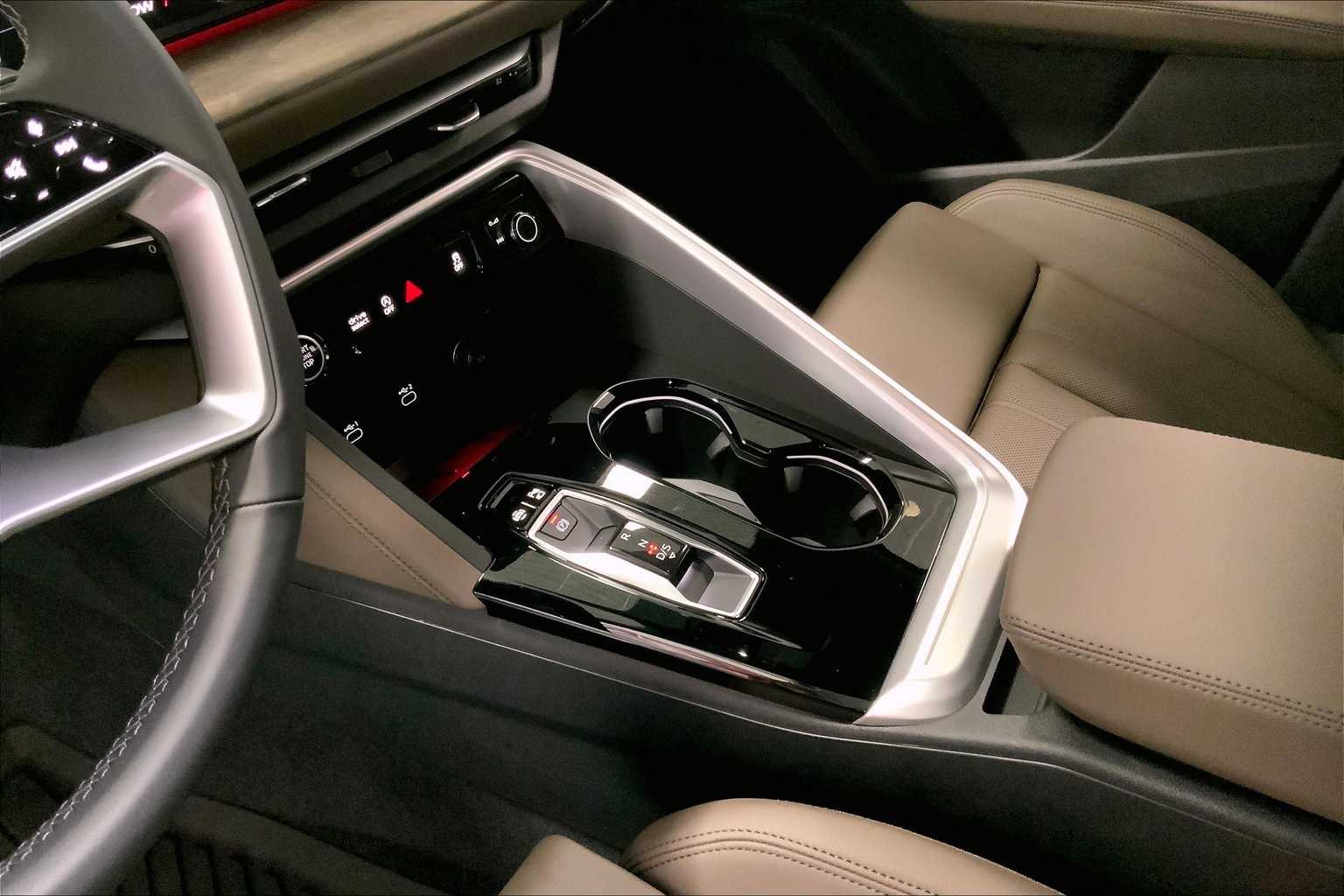 Thumbnail: 2025 Audi Q5 - 17