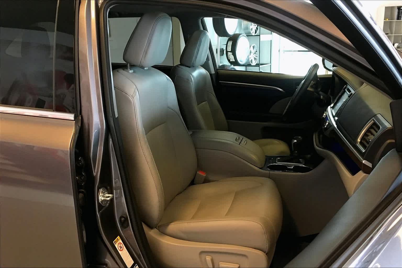 Thumbnail: 2016 Toyota Highlander - 6