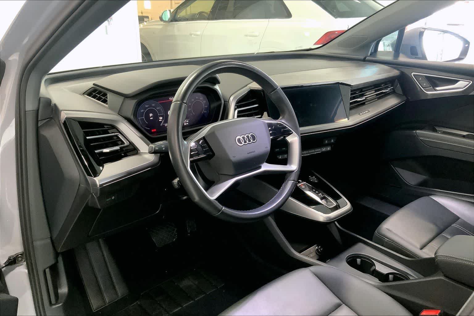 Thumbnail: 2023 Audi Q4 e-tron - 2