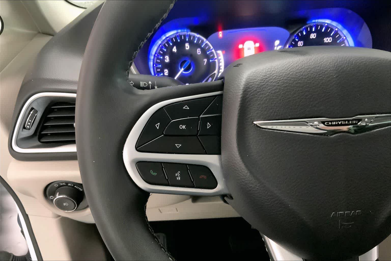 Thumbnail: 2024 Chrysler Pacifica - 20