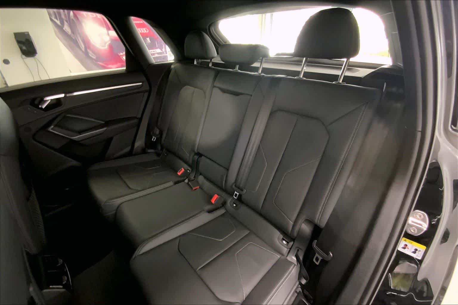 Thumbnail: 2025 Audi Q3 - 12