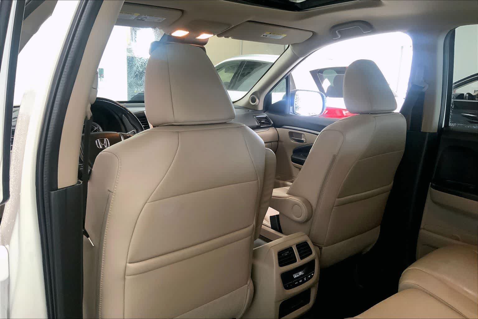 Thumbnail: 2016 Honda Pilot - 10