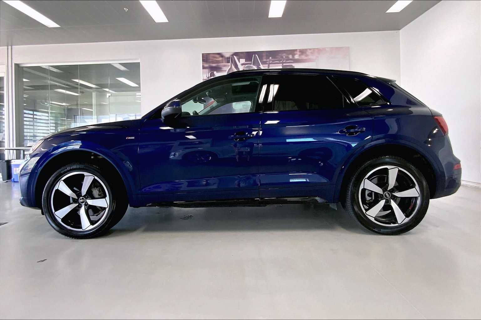 2022 Audi Q5 S line Premium Plus photo 3