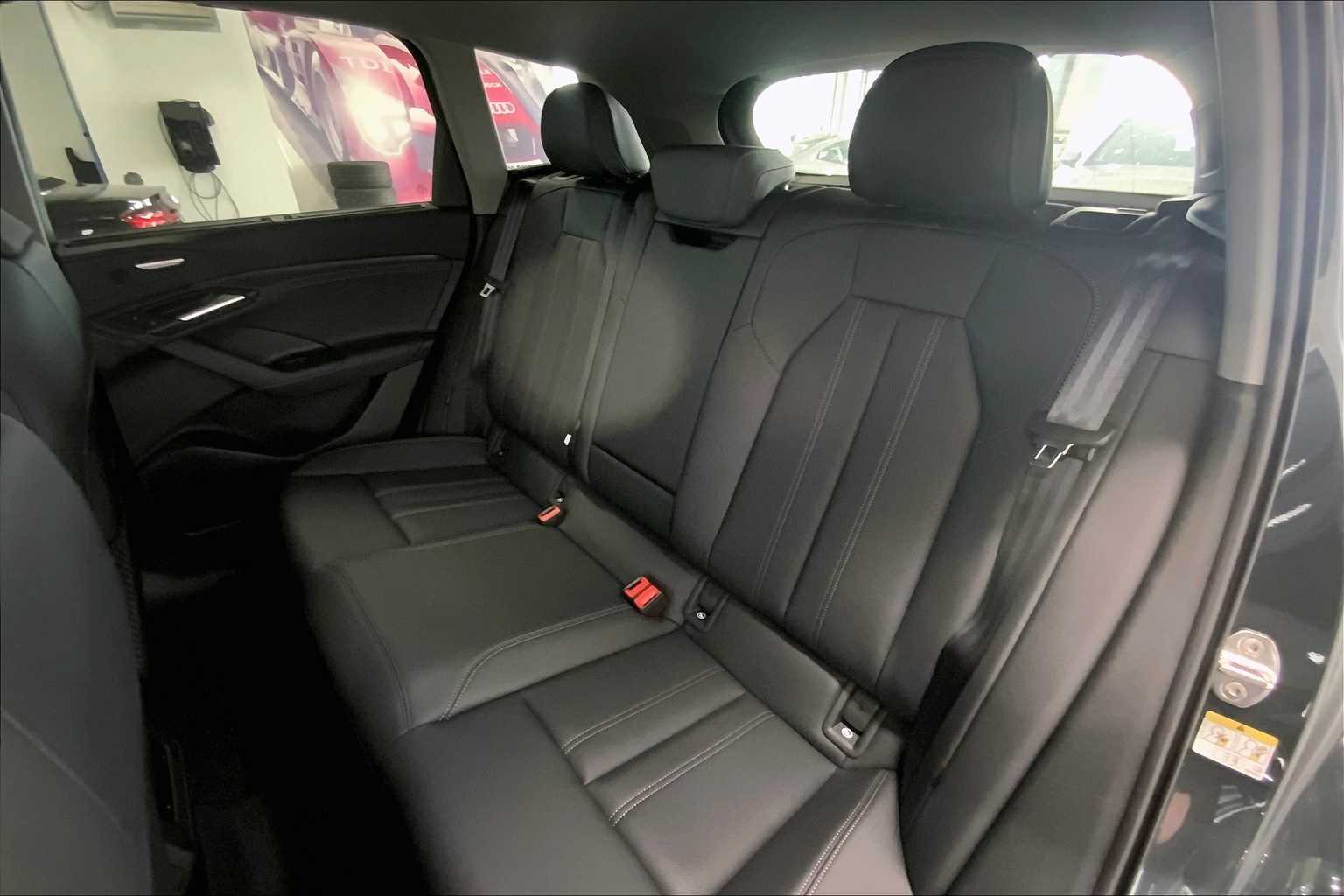 2025 Audi Q6 e-tron Premium Plus 12