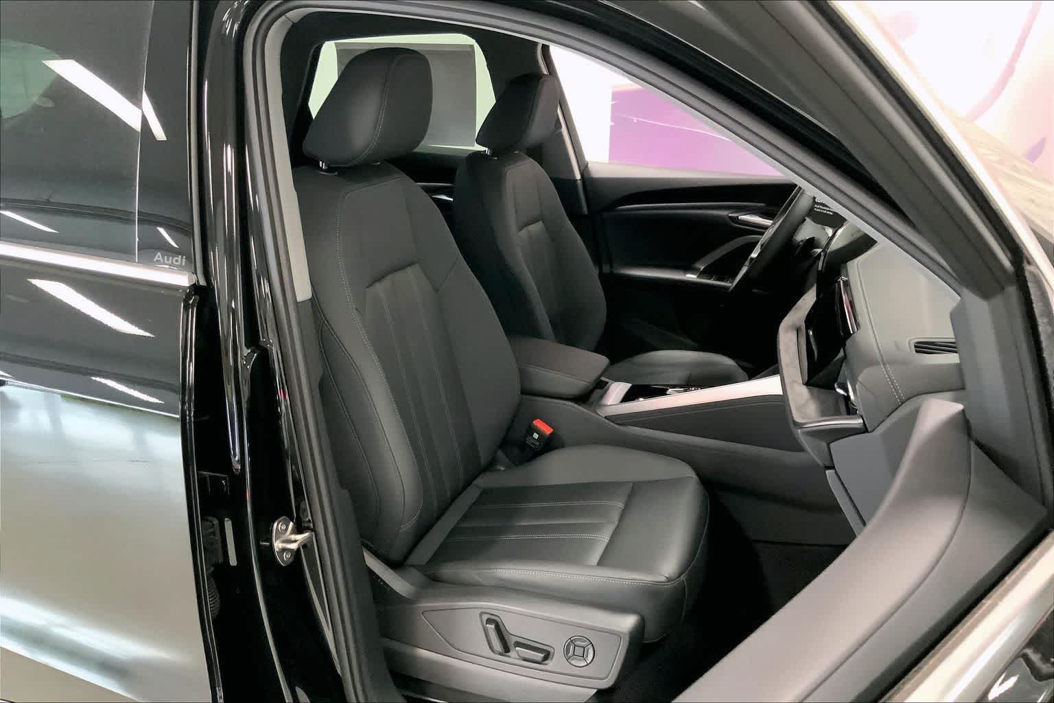 Thumbnail: 2025 Audi Q5 - 12