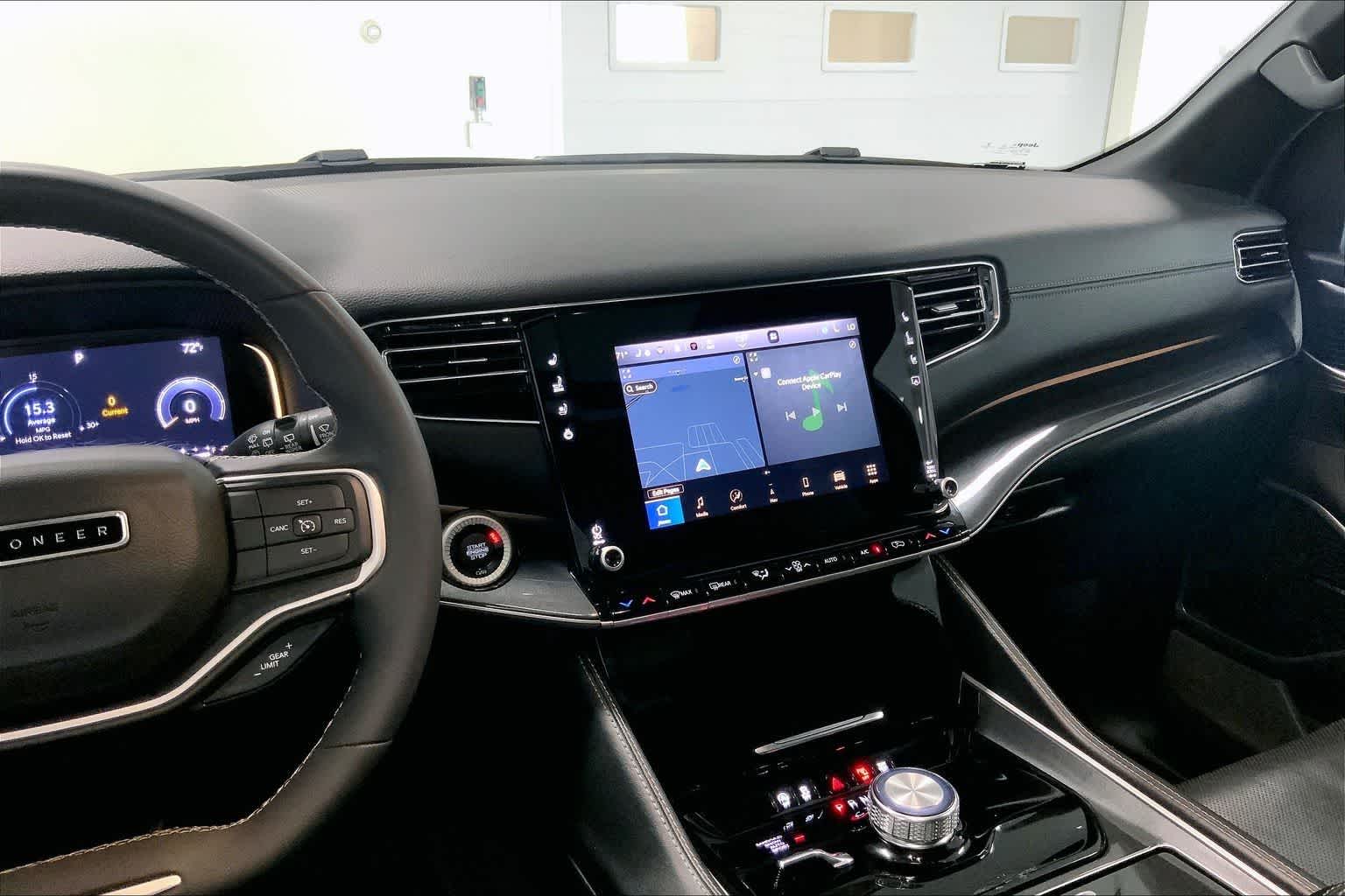 Thumbnail: 2022 Jeep Wagoneer - 13