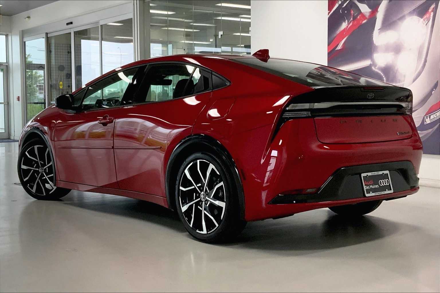 Thumbnail: 2023 Toyota Prius Prime - 4