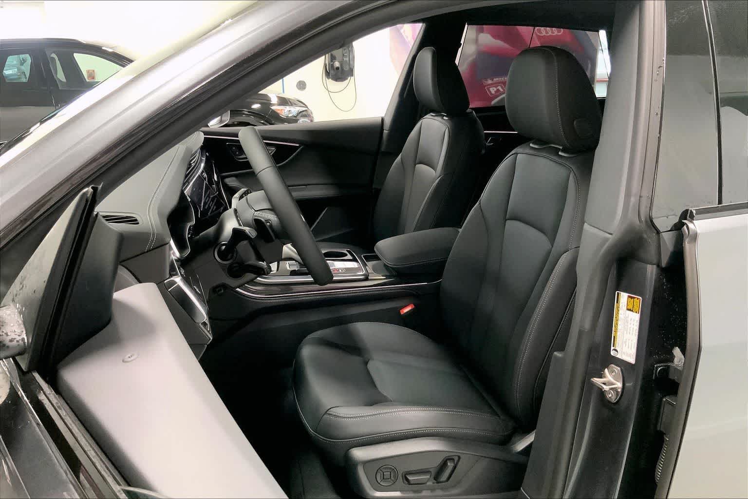 Thumbnail: 2026 Audi Q8 - 11