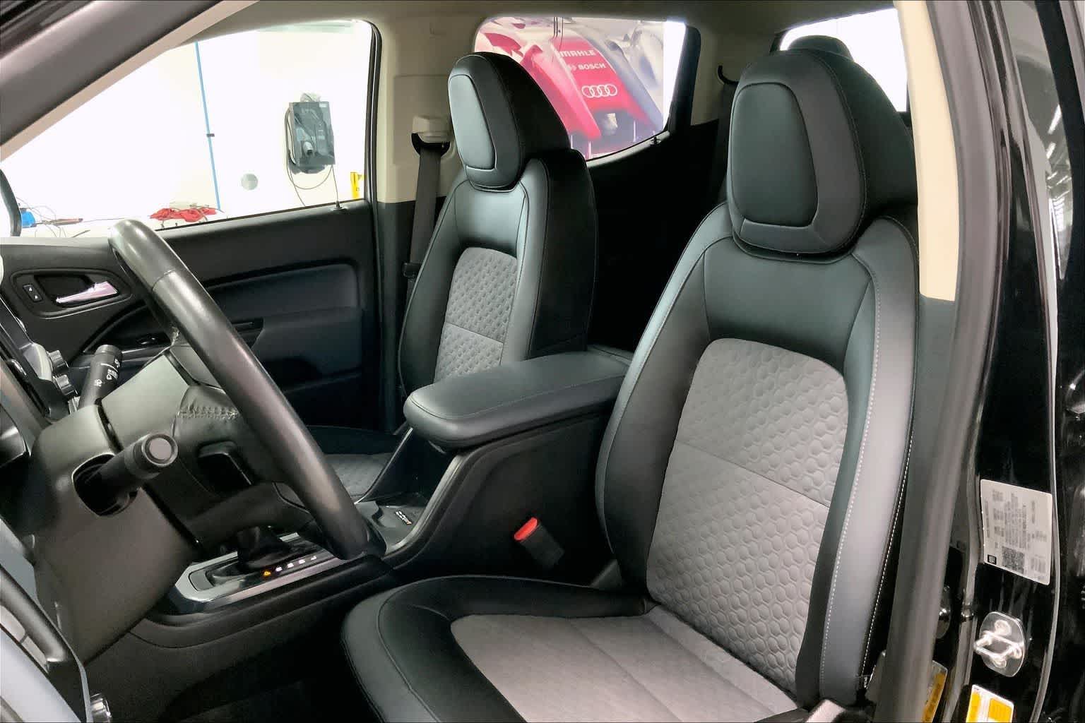 Thumbnail: 2022 Chevrolet Colorado - 11