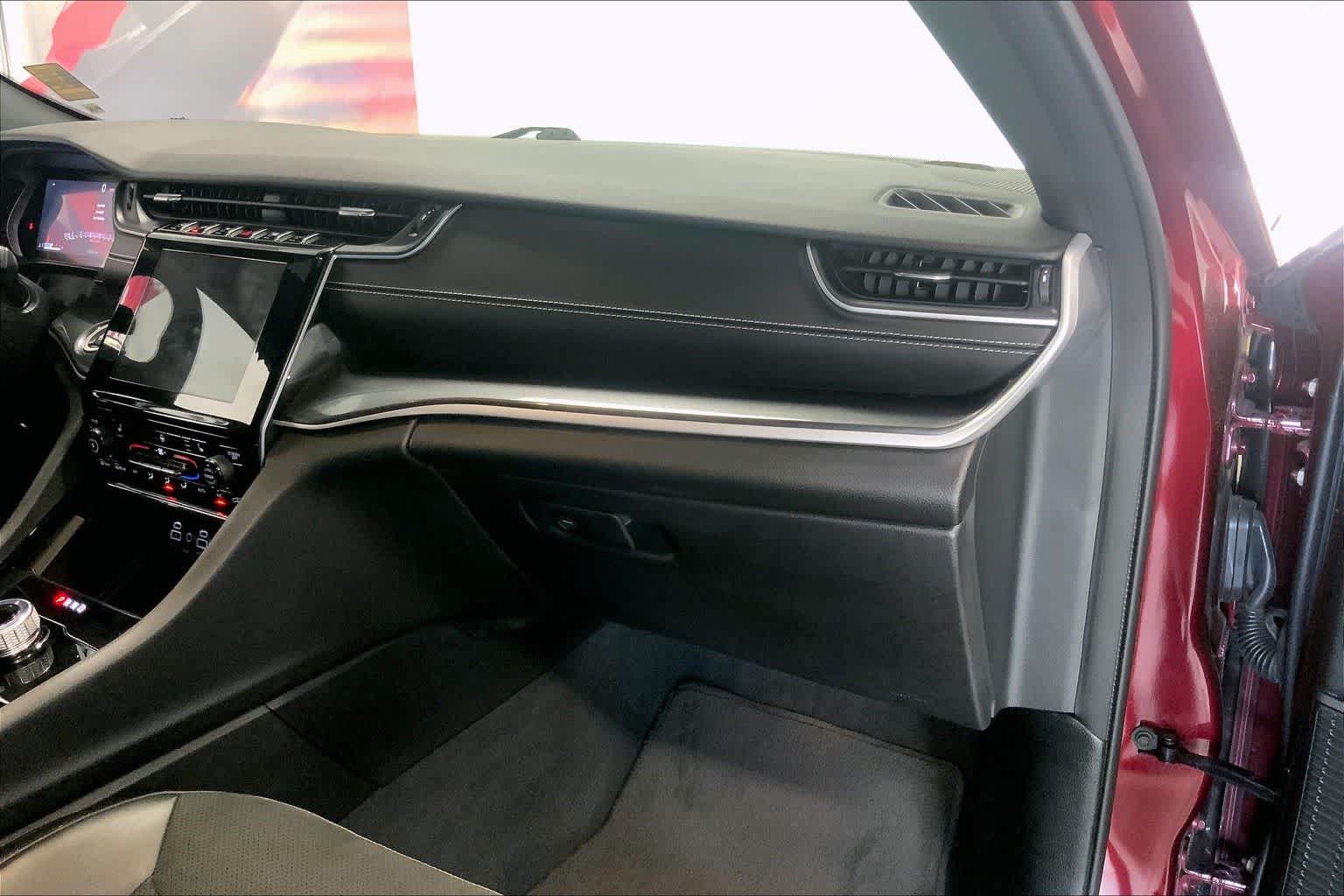 Thumbnail: 2023 Jeep Grand Cherokee - 20