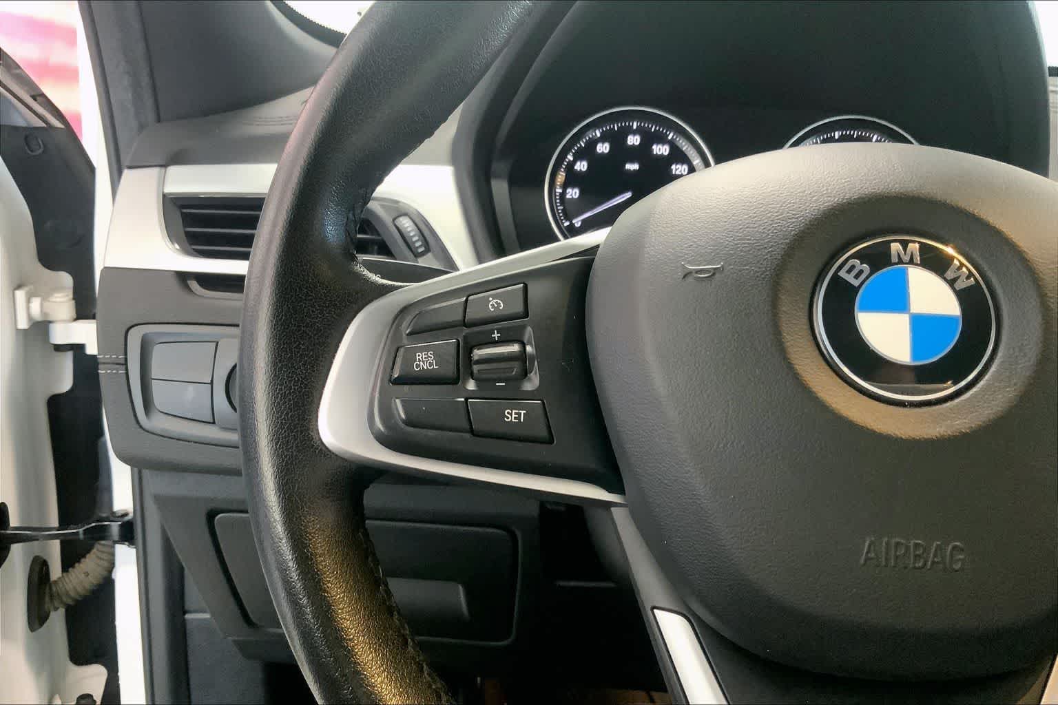 Thumbnail: 2022 BMW X1 - 21