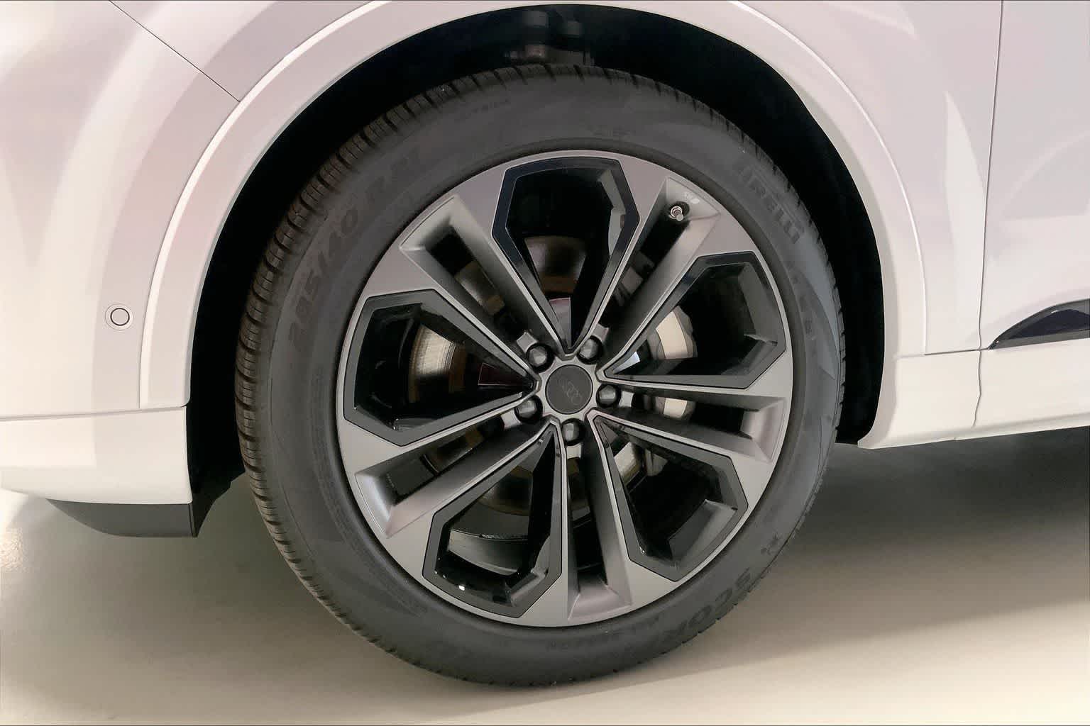 Thumbnail: 2026 Audi Q7 - 8