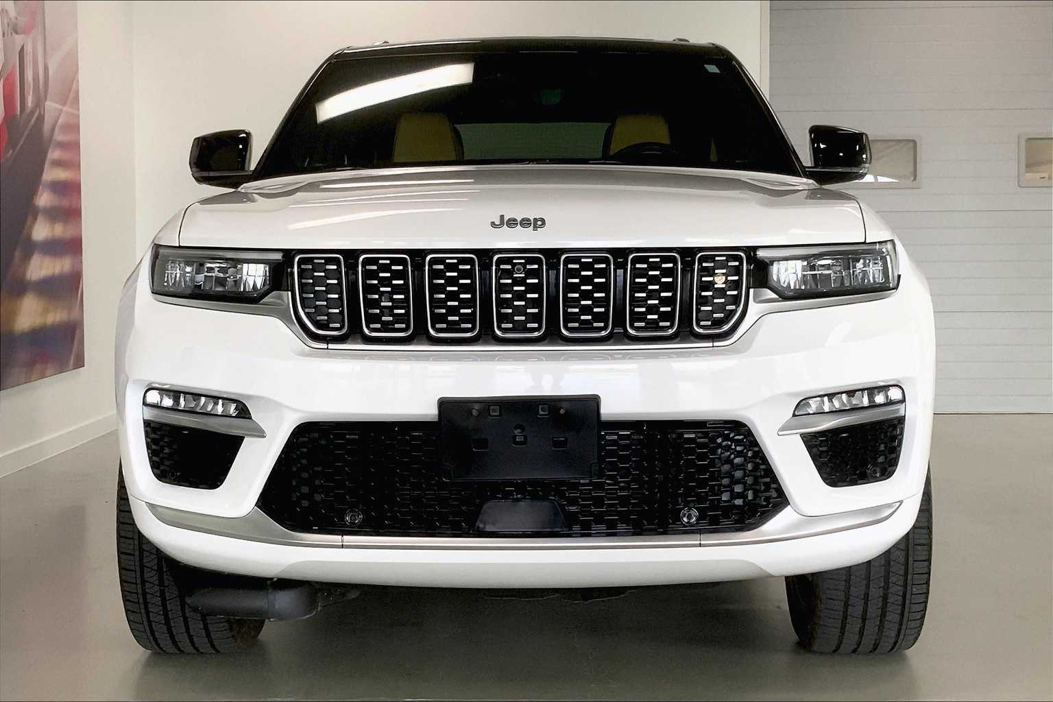 Thumbnail: 2022 Jeep Grand Cherokee - 6