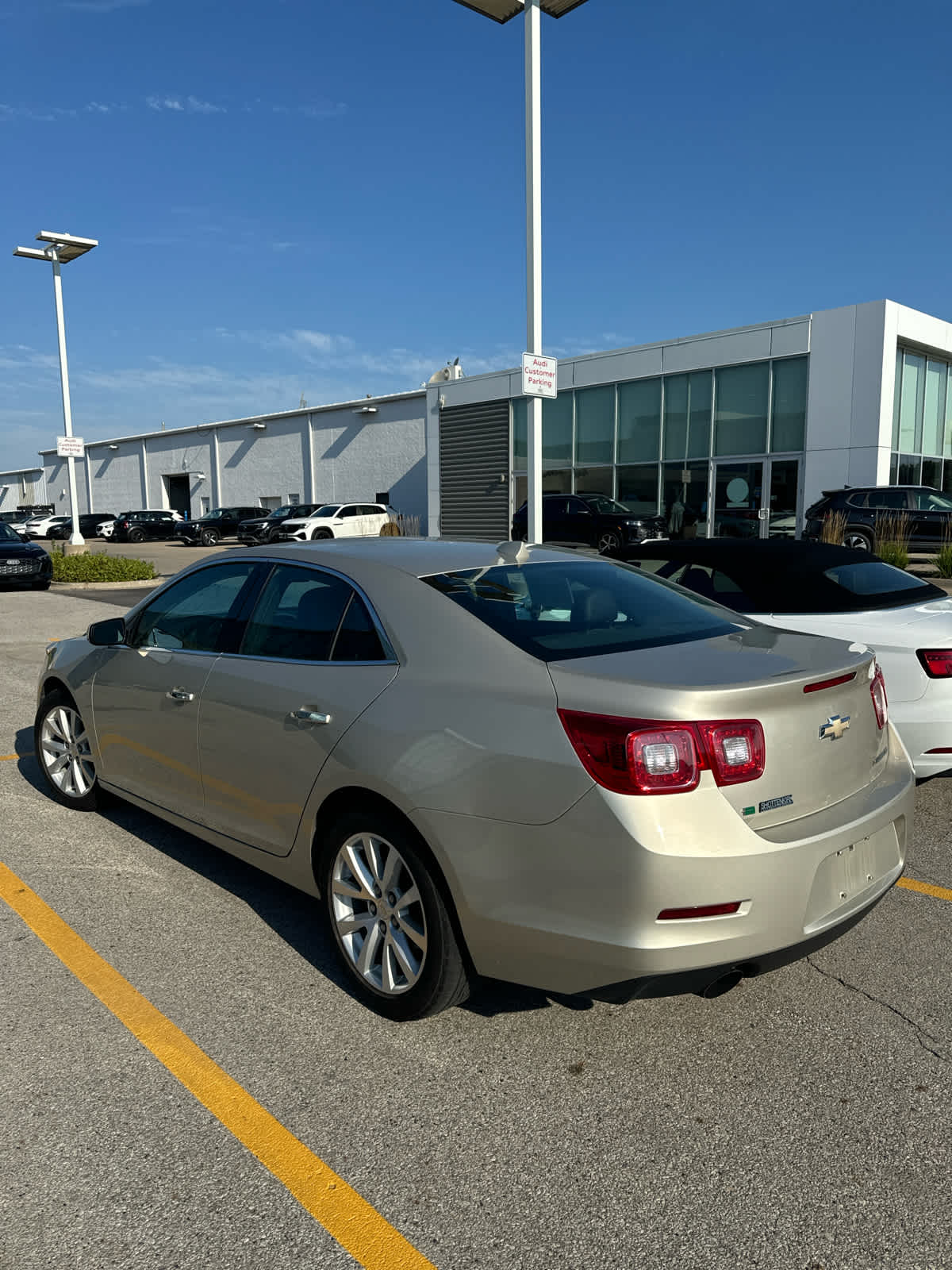 Thumbnail: 2014 Chevrolet Malibu - 3
