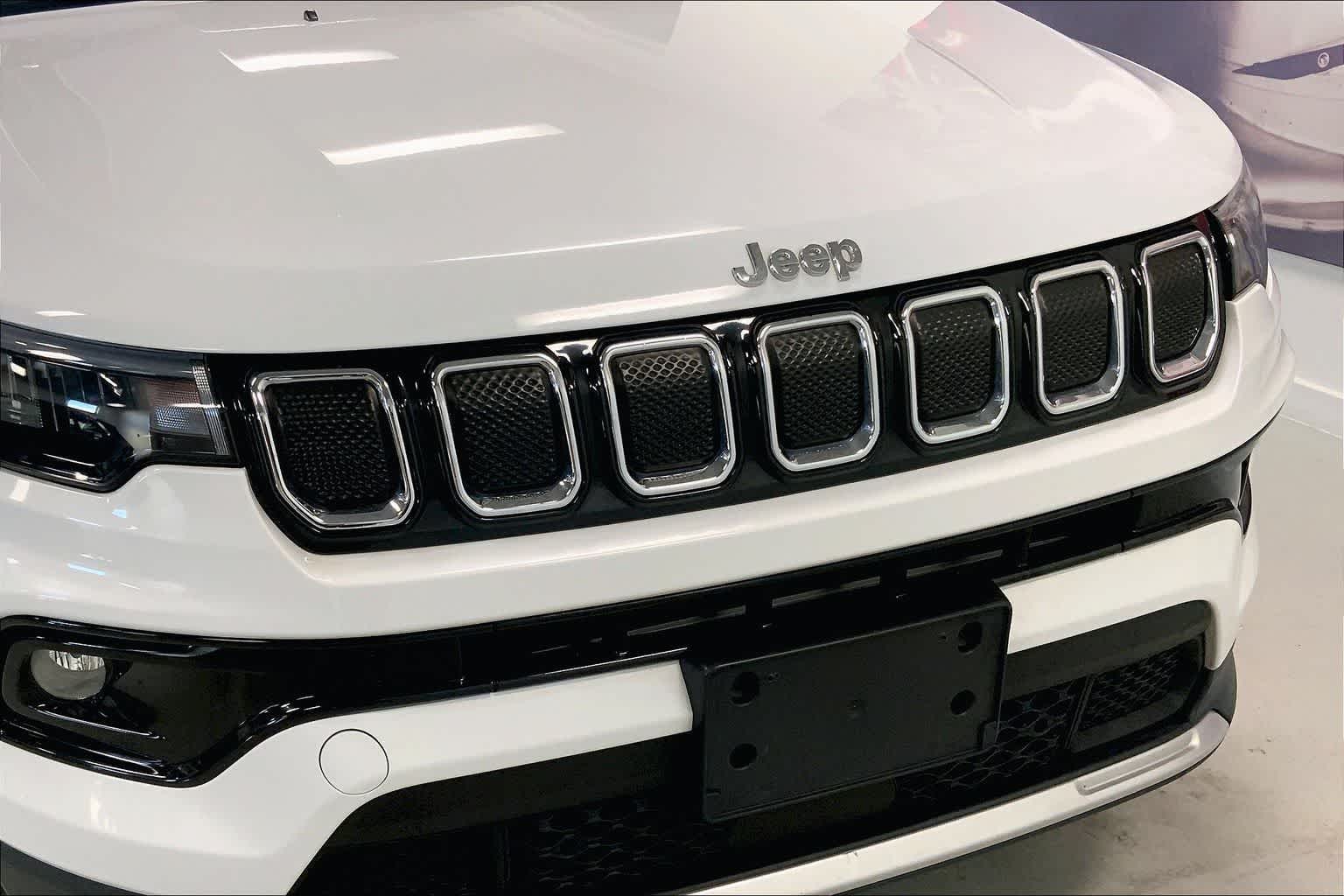 Thumbnail: 2022 Jeep Compass - 30