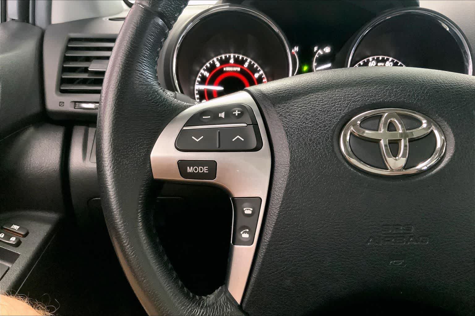 Thumbnail: 2011 Toyota Highlander - 20