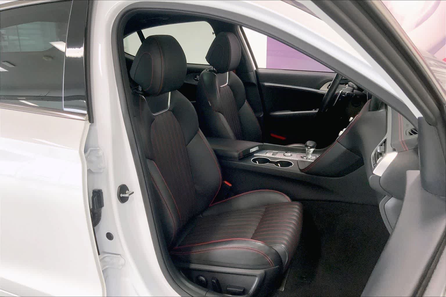 Thumbnail: 2023 Genesis G70 - 12