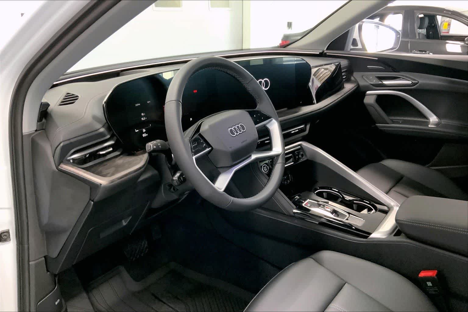 Thumbnail: 2025 Audi Q5 - 2