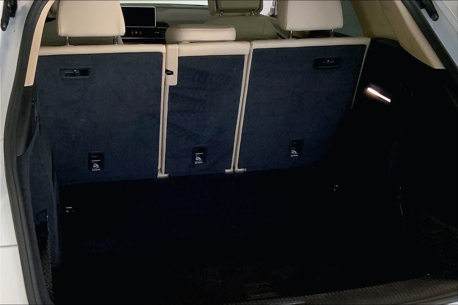 Thumbnail: 2020 Audi Q5 - 16