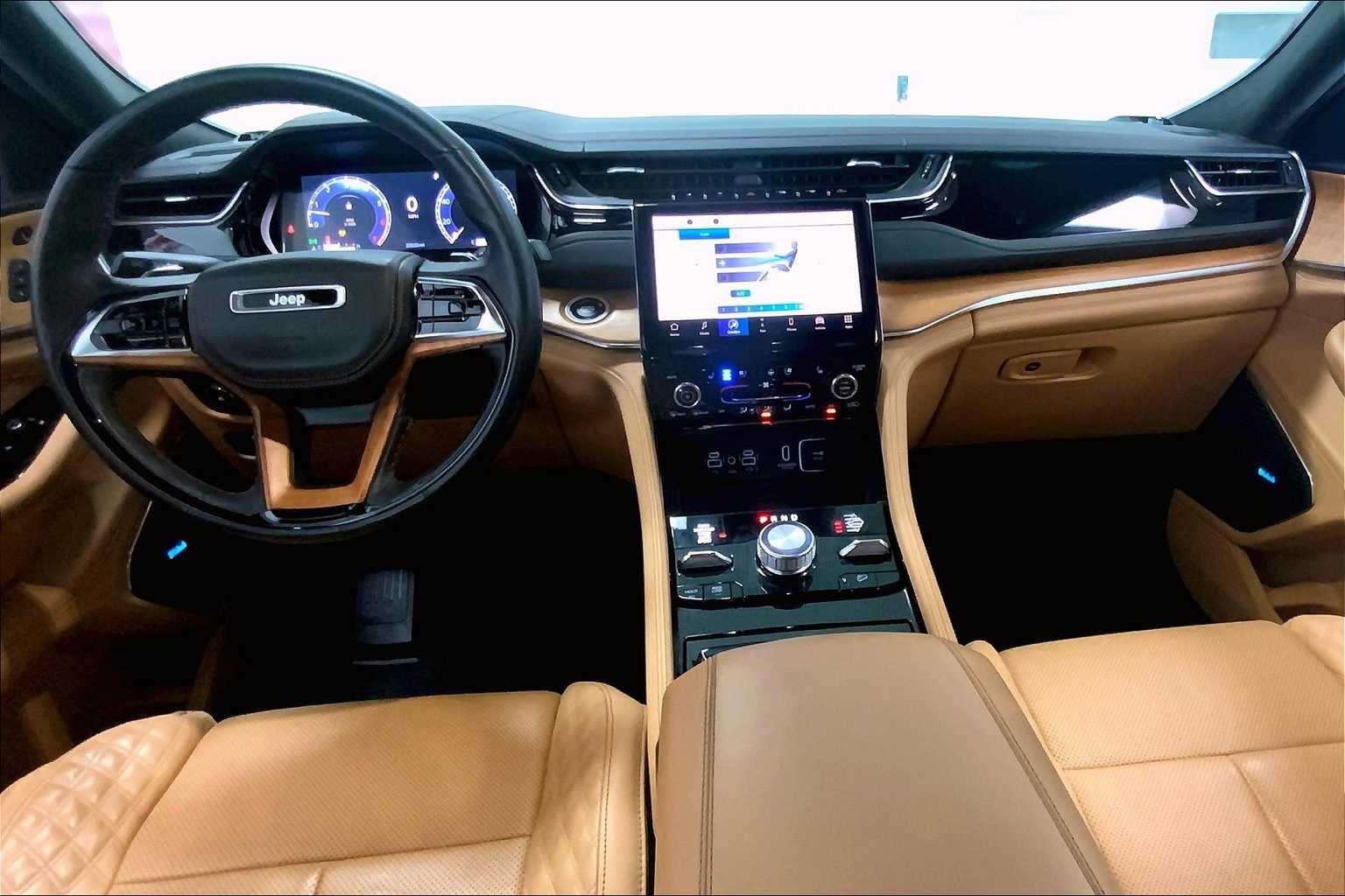 Thumbnail: 2022 Jeep Grand Cherokee - 8