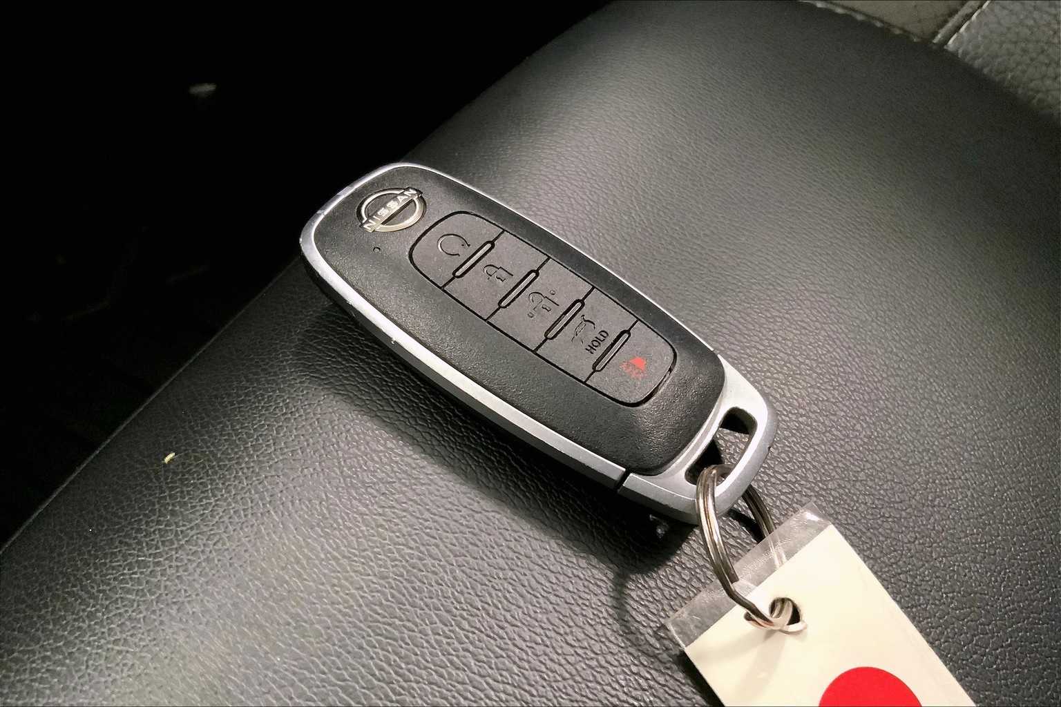 Thumbnail: 2023 Nissan Pathfinder - 17