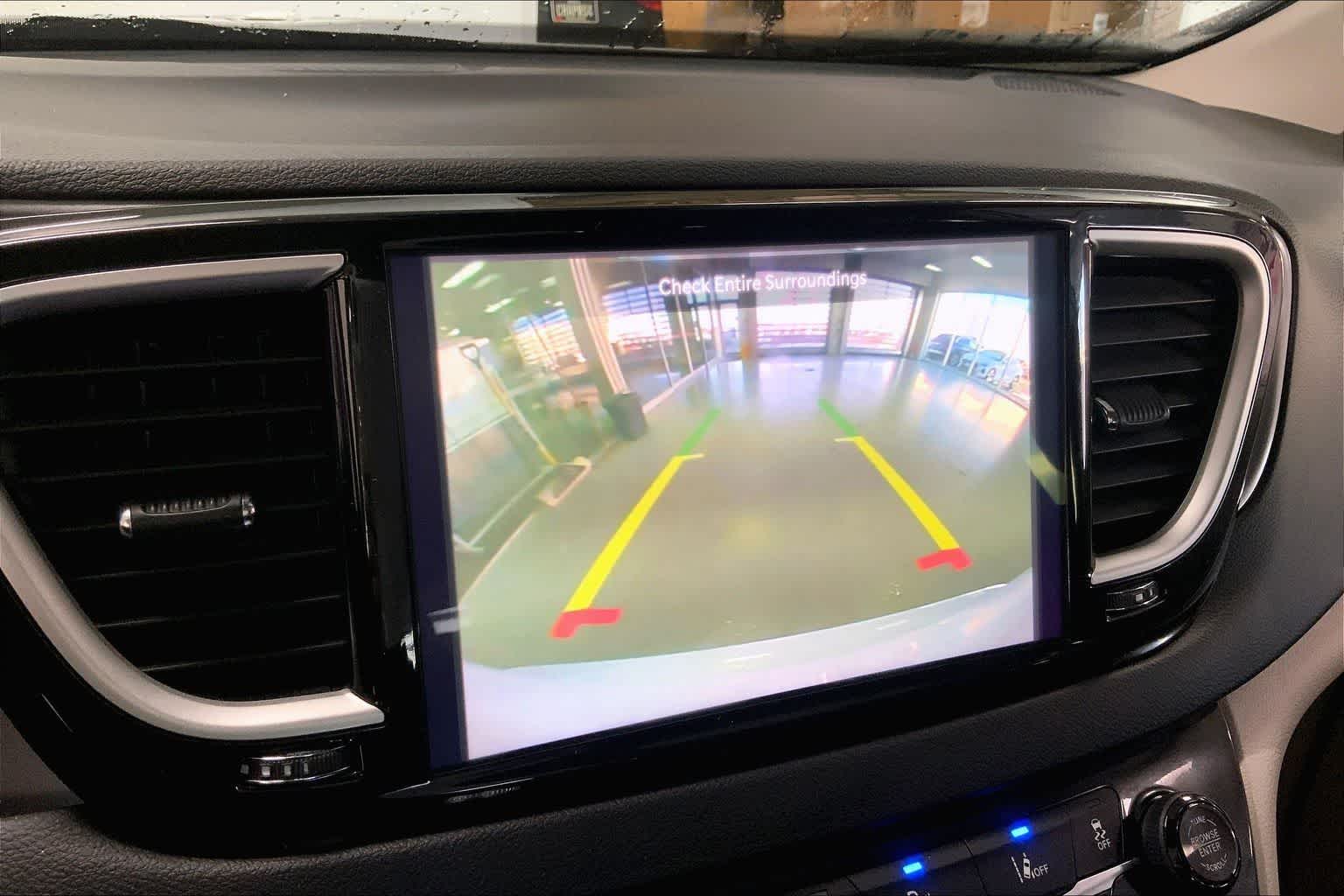 Thumbnail: 2024 Chrysler Pacifica - 22