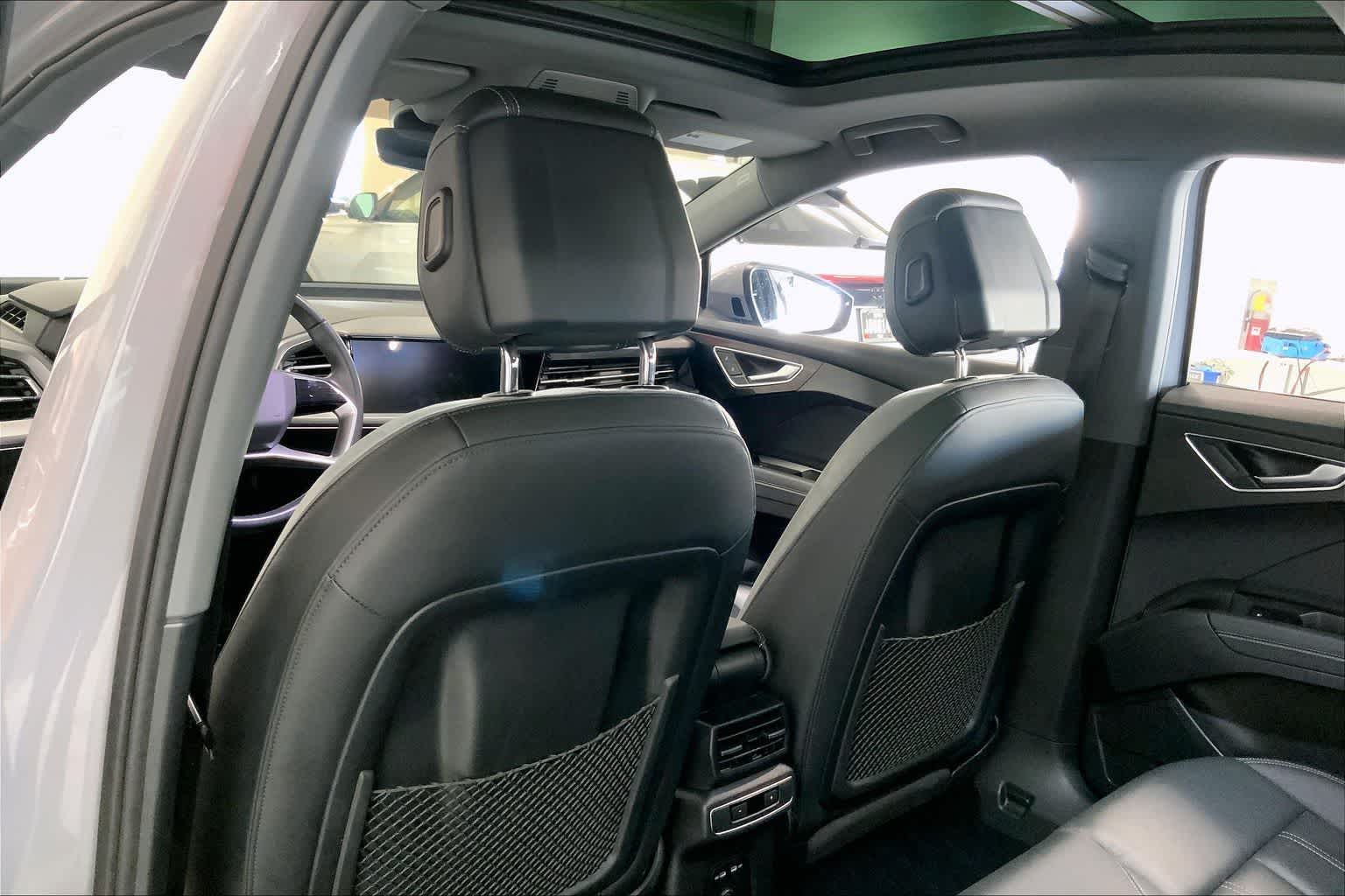 Thumbnail: 2023 Audi Q4 e-tron - 11