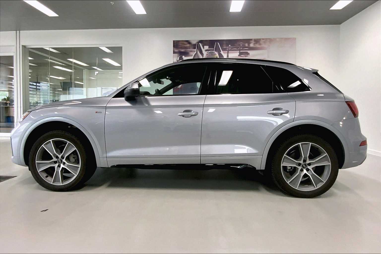 Thumbnail: 2025 Audi Q5 - 3