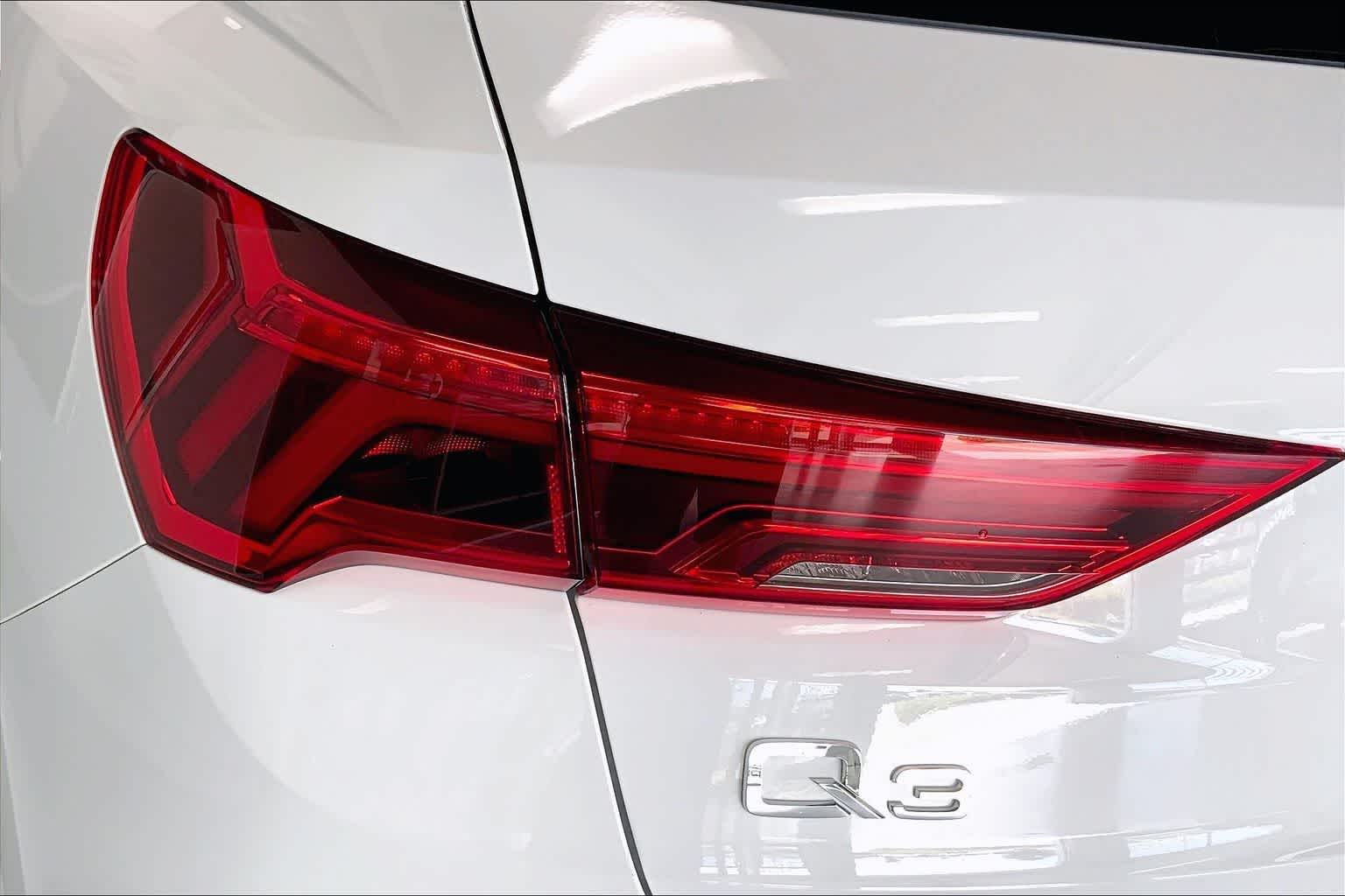 Thumbnail: 2025 Audi Q3 - 30