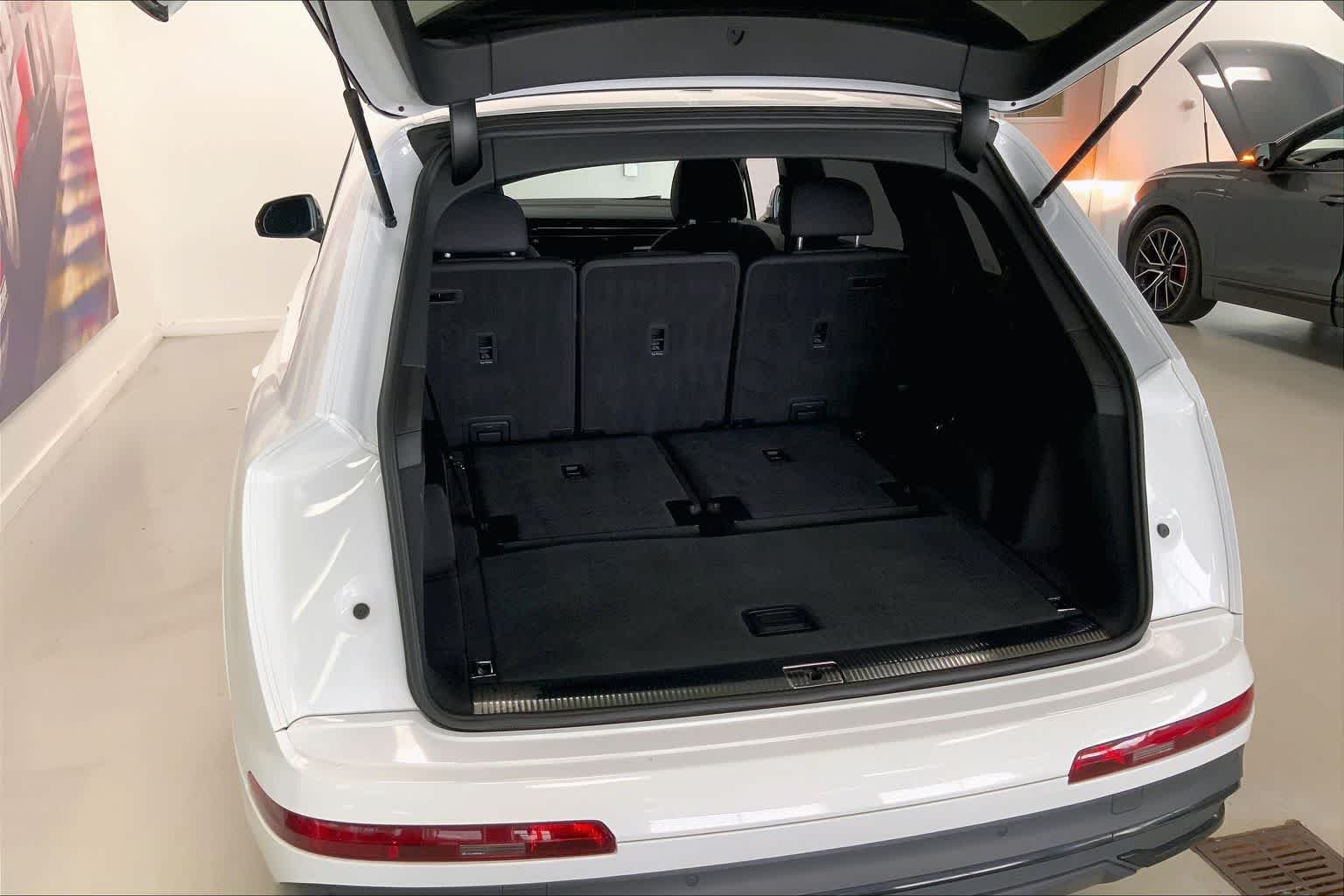 Thumbnail: 2020 Audi Q7 - 16