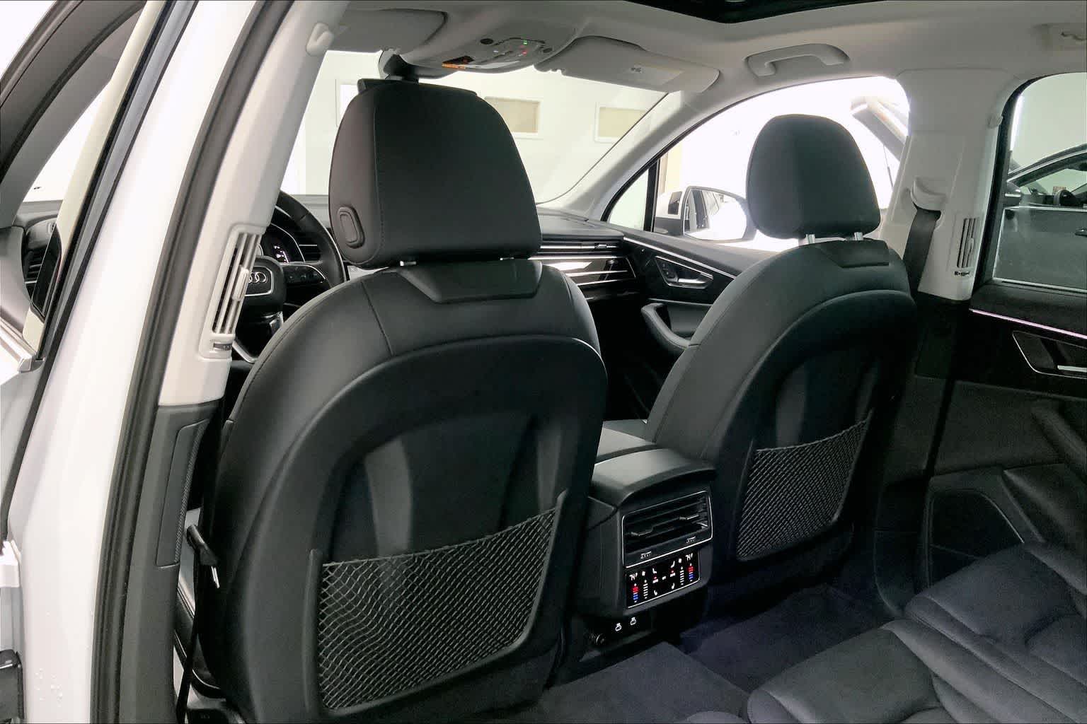 Thumbnail: 2023 Audi Q7 - 11