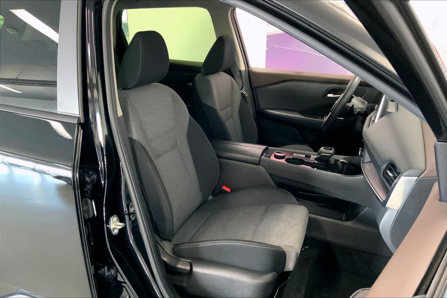 Thumbnail: 2023 Nissan Rogue - 11