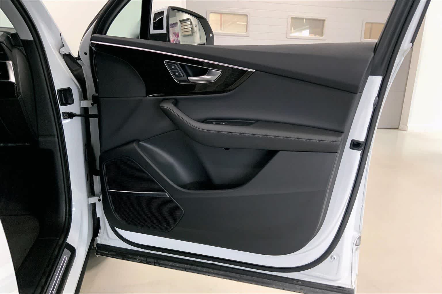 Thumbnail: 2023 Audi Q7 - 26