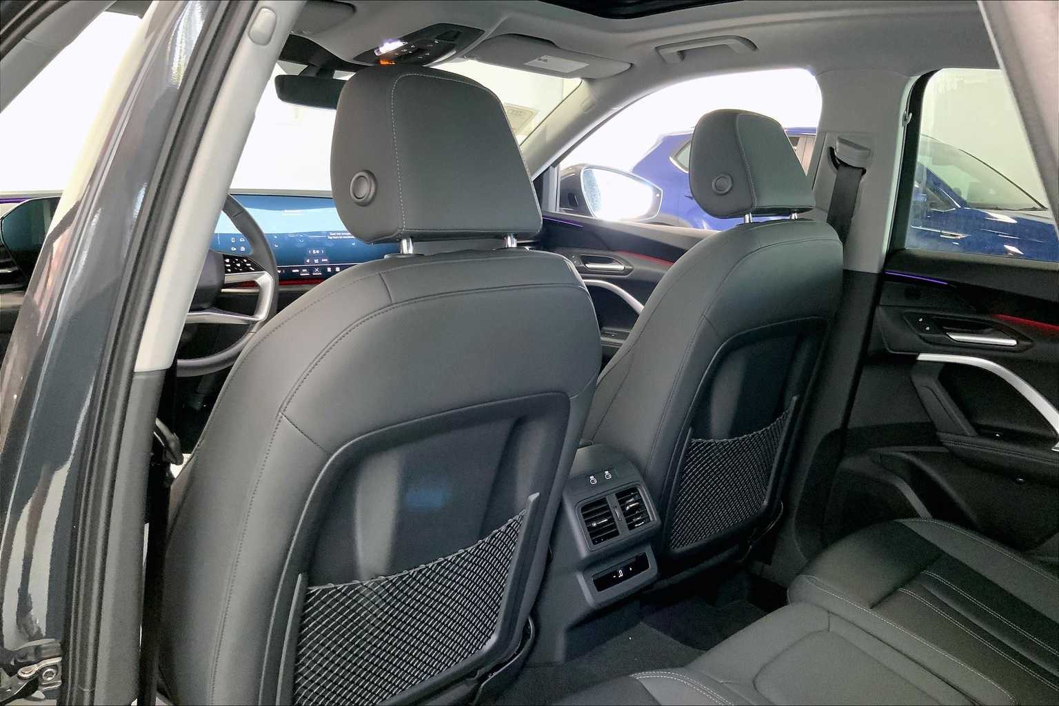 Thumbnail: 2025 Audi Q5 - 12