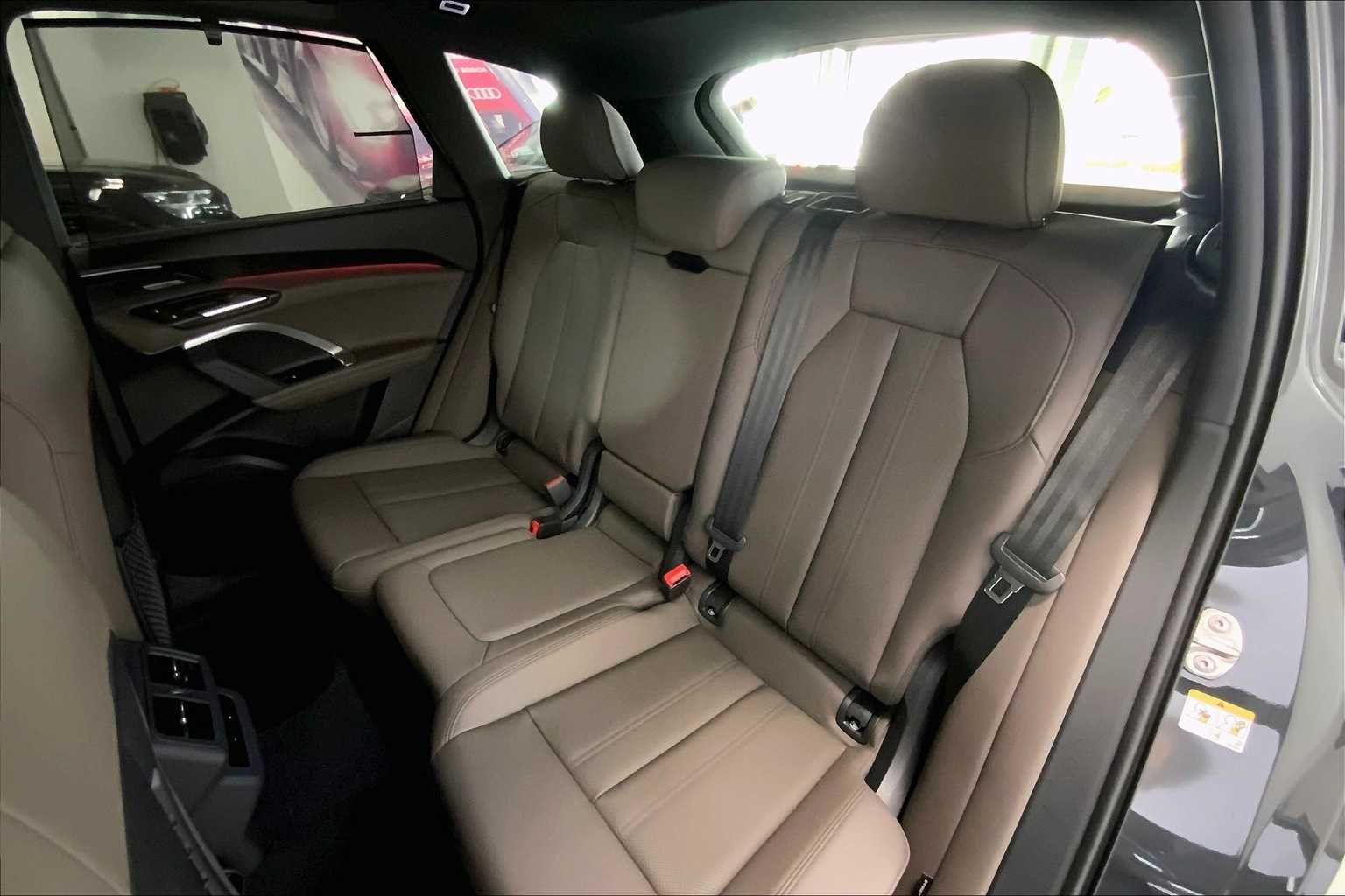 Thumbnail: 2025 Audi Q5 - 13