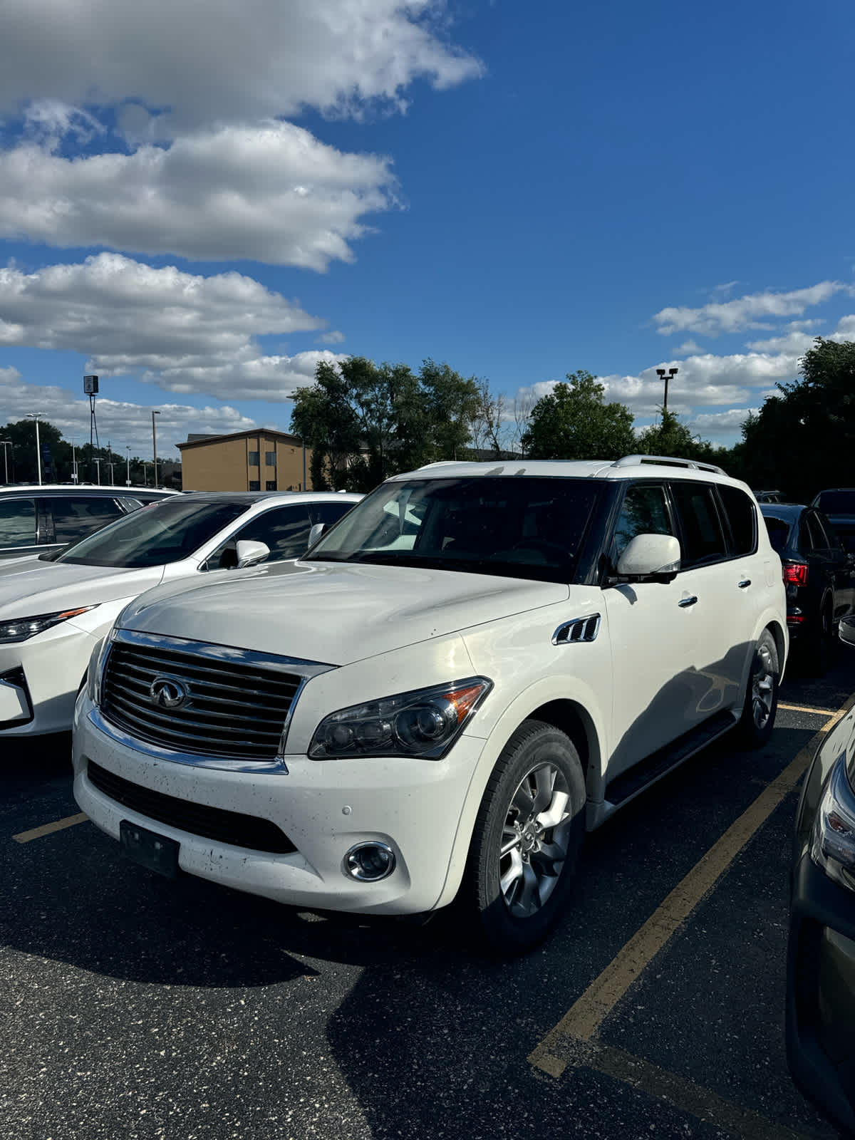 Thumbnail: 2011 INFINITI QX56 - 2